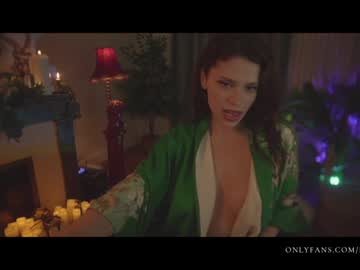 webcam girl lucieoude_ live cam image #4285128