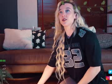webcam girl emily_fox_official live cam image #4968685