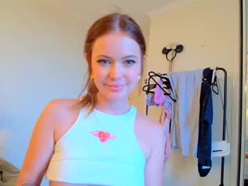 webcam girl sailorlayla live cam image #11600800