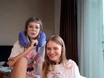 webcam couple ellie_mcqueen live cam image #7780312