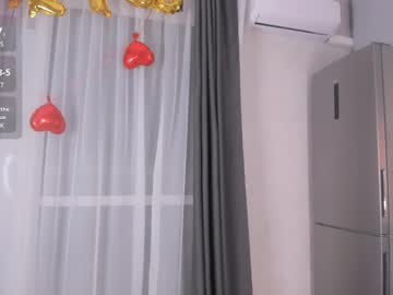 webcam girl large_ocean live cam image #12116944