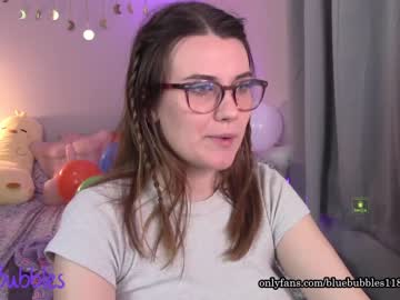 webcam girl blue_bubbles118 live cam image #3441764