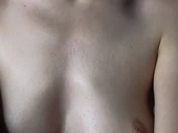 webcam girl lauratanguy live cam image #10913834