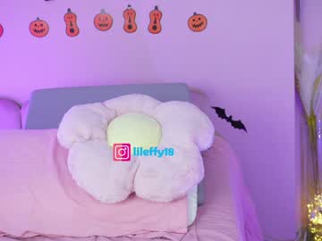 webcam girl little_effy18_ live cam image #10905658