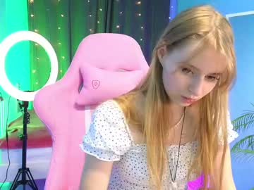 webcam girl luciaostin live cam image #10961883