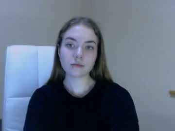 webcam girl zoey_deuttch live cam image #4974242