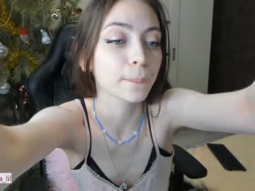 webcam girl lika_moon live cam image #1235068