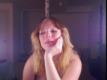 webcam girl crimsonxrapture live cam image #1468330