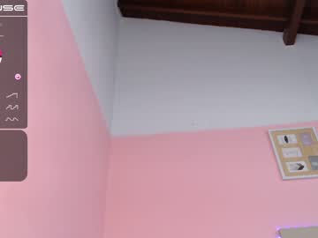 webcam girl little_effy18 live cam image #732070