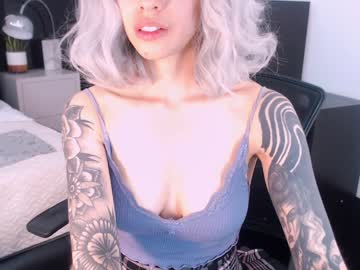 webcam girl annaliese_bach live cam image #4607072