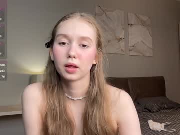 webcam girl cute_land live cam image #11721208