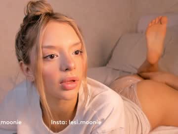 webcam girl lesi_moonie live cam image #9451784
