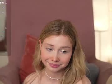 webcam girl april_blush live cam image #9738620