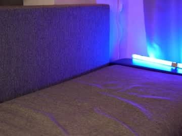 webcam girl elisa_moon live cam image #10905322