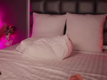 webcam girl amedeeabanks live cam image #11922105