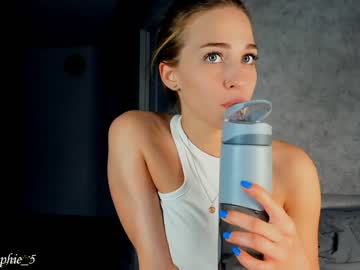 webcam girl sophie_5 live cam image #2475301