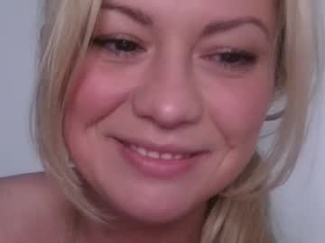 webcam girl kiradivine live cam image #4512569