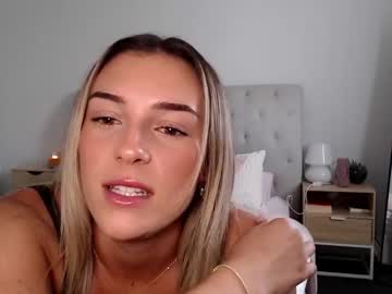webcam girl parisbabyxox live cam image #10788842