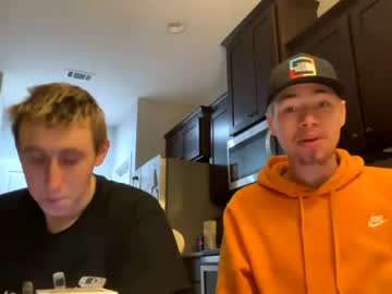 webcam man holdthesausagehostage live cam image #5677289