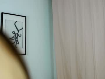 webcam girl peek_in_my_window live cam image #9944971