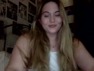 webcam girl meganxoxo60532 live cam image #5713695