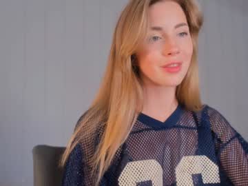webcam girl emmi_rosee live cam image #9521051