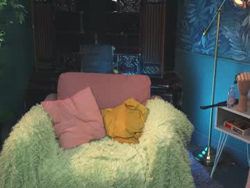 webcam girl lolly_bella_ live cam image #650331