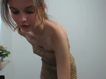 webcam girl vivien_slender live cam image #9764541