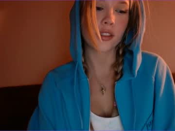 webcam girl bitter_moon live cam image #3889123