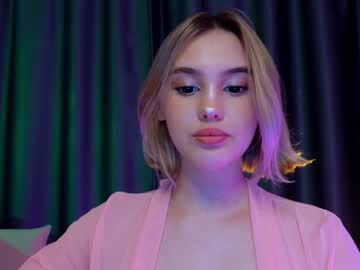 webcam girl angella_kleee live cam image #10152771