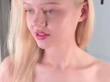 webcam girl ifiwasyourgf live cam image #12405491