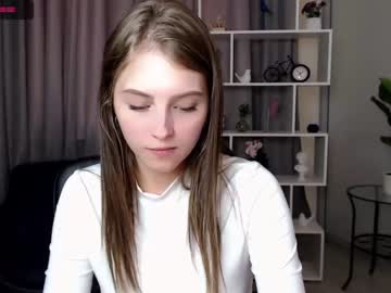 webcam girl lilliasweety live cam image #2398988