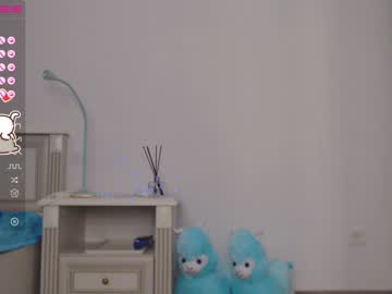 webcam girl small_blondee live cam image #4136832