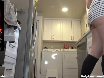 webcam girl fiery_redhead live cam image #9310886