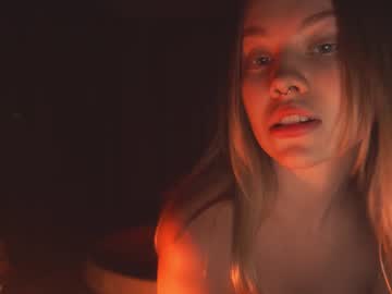 webcam girl bibi_it_is live cam image #6213856