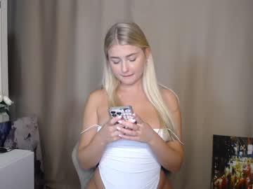 webcam girl cute18cute live cam image #7061603