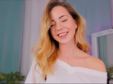 webcam girl emmi_rosee live cam image #4290082