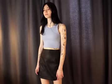 webcam girl milkgarden live cam image #9063230