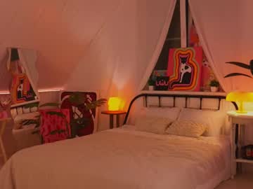 webcam girl uwunikaa live cam image #11861686