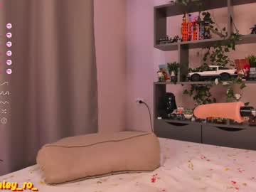 webcam girl ashleytoxic live cam image #12233925