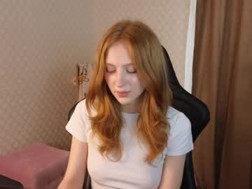 webcam girl plastic_beach live cam image #7540652