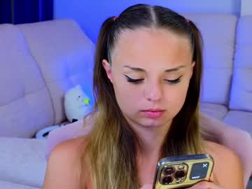 webcam girl misss_viki live cam image #10331177
