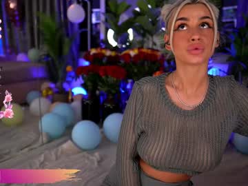 webcam girl serene_sophiex live cam image #10761746
