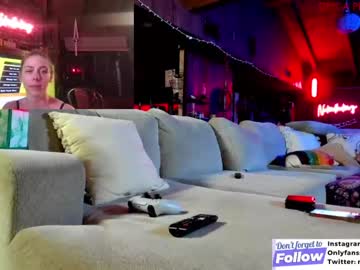 webcam girl mayasings live cam image #8258741