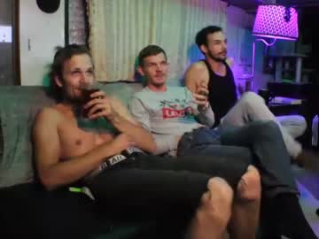 webcam man hollandhousestudios live cam image #2599999