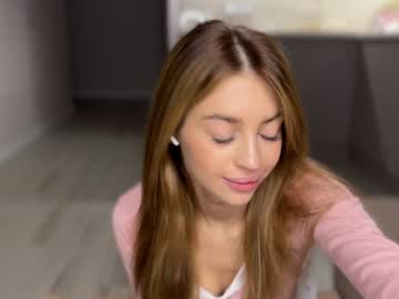 webcam girl cuteelsa_ live cam image #10587581