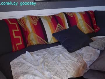 webcam girl lucy_gooosey live cam image #6953187