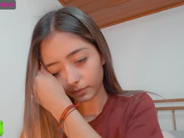 webcam girl gummy_bear7 live cam image #240183