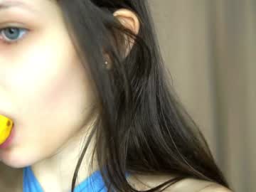 webcam girl peek_in_my_window live cam image #9925846