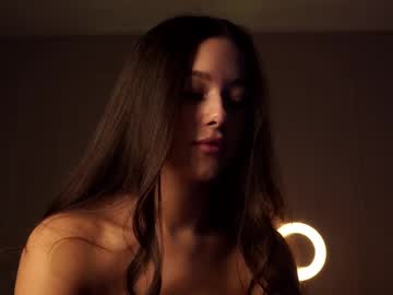 webcam girl emilybatee live cam image #11819156